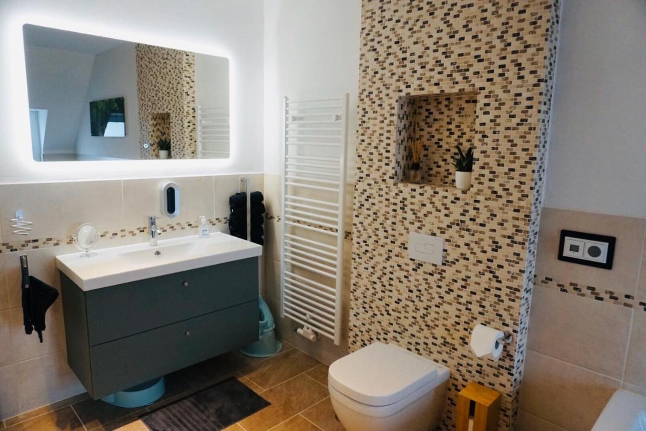 Fewo26 Im Sagenharz - Stilvolles Family-Apartment, 2 Sz, Klimaanlage, Wlan, Netflix & Free Parking 塔勒 外观 照片