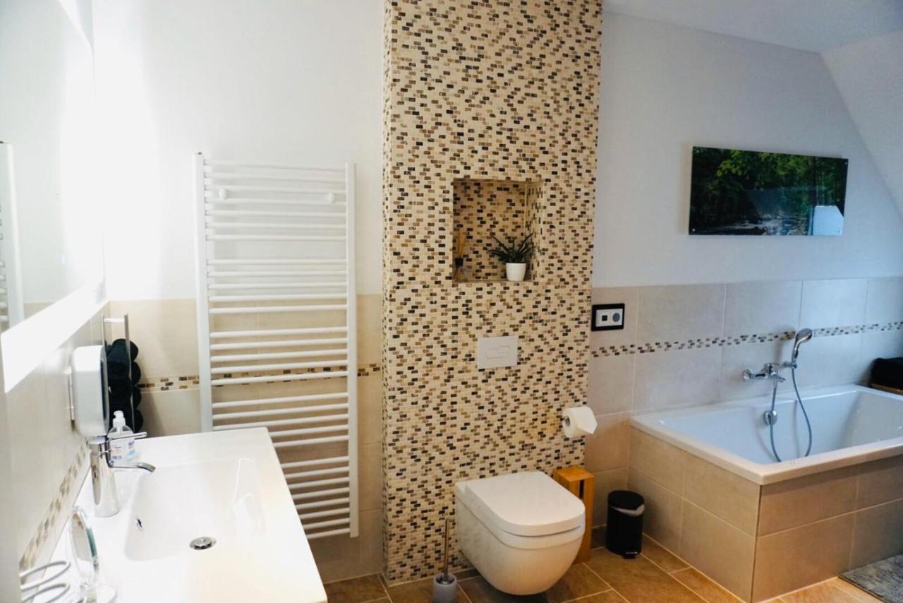Fewo26 Im Sagenharz - Stilvolles Family-Apartment, 2 Sz, Klimaanlage, Wlan, Netflix & Free Parking 塔勒 外观 照片
